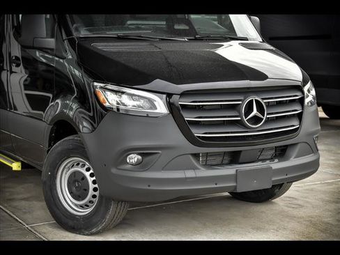 New 2025 Mercedes-Benz Sprinter 2500 image 2