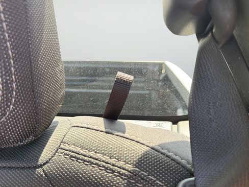 Certified 2025 Nissan Frontier SV RWD image 21