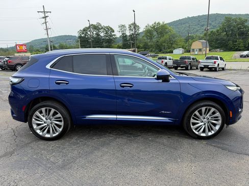 Used 2025 Buick Envision Avenir AWD/4WD image 4