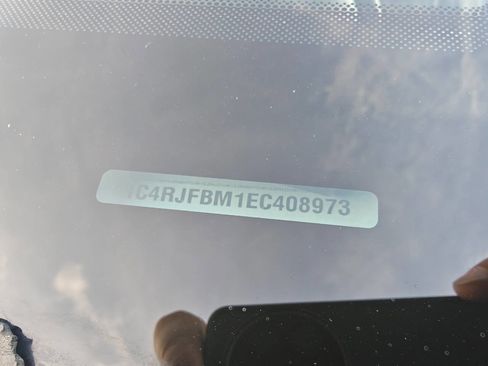 Used 2014 Jeep Grand Cherokee Limited w/ Luxury Group II image 30