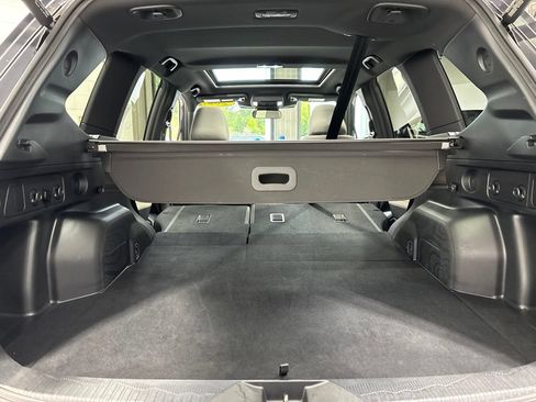 Used 2025 Subaru Forester Premium AWD/4WD image 33