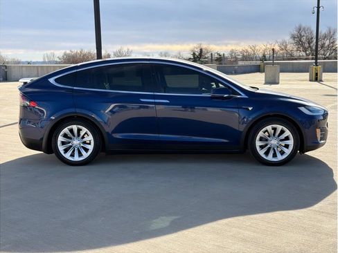 Used 2018 Tesla Model X 100D image 9