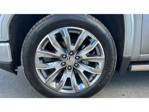 Used 2024 GMC Sierra 1500 Denali AWD/4WD image 8