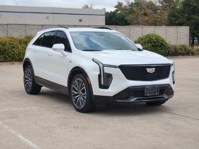 Used 2024 Cadillac XT4 Sport FWD image 3