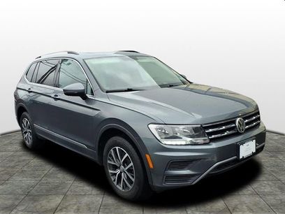 Used 2018 Volkswagen Tiguan SE w/ Panoramic Sunroof Package