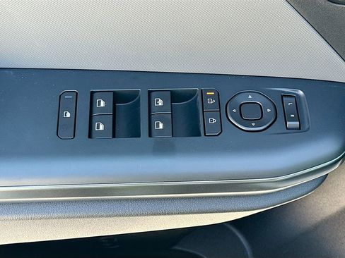 New 2025 Kia K4 LXS image 17