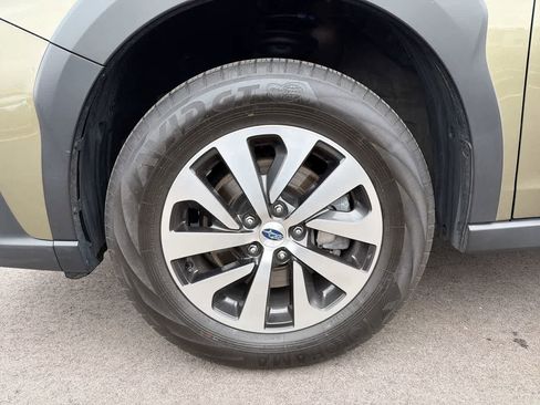 Certified 2025 Subaru Outback Premium w/ Popular Package #1A image 19