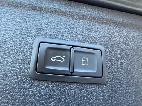 Used 2018 Audi SQ5 Prestige AWD/4WD image 33