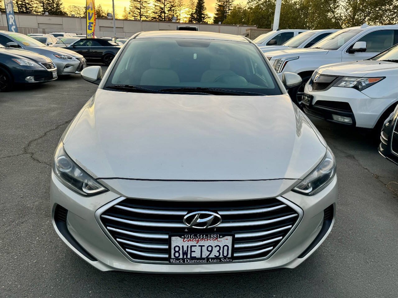 Used 2017 Hyundai Elantra SE FWD image 2
