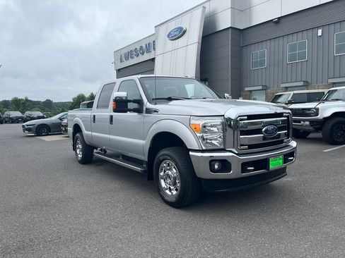 Used 2015 Ford F250 XLT w/ XLT Premium Package AWD/4WD image 8