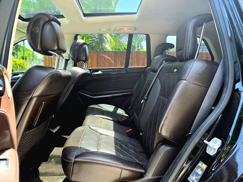 Used 2017 Mercedes-Benz GLS 550 4MATIC image 8