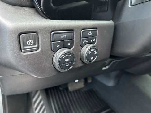 Used 2024 Chevrolet Silverado 1500 LT image 18