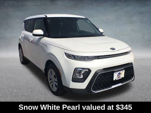 Used 2020 Kia Soul LX image 2