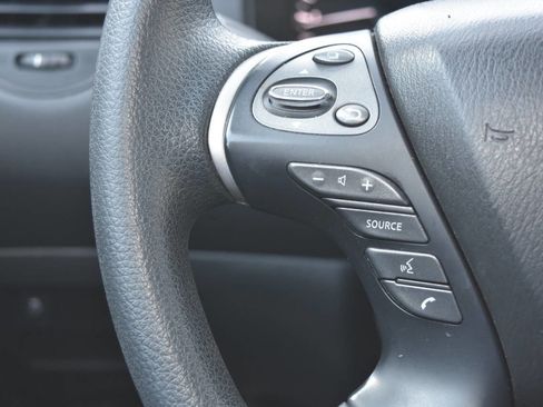 Used 2017 Nissan Pathfinder S image 67