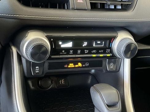 Used 2024 Toyota RAV4 LE image 29