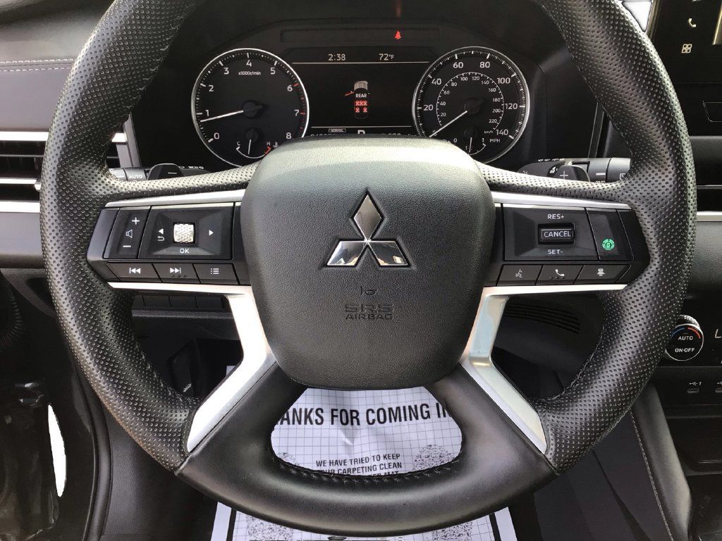 Used 2025 Mitsubishi Outlander AWD image 17