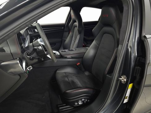 Used 2020 Porsche Panamera GTS image 18