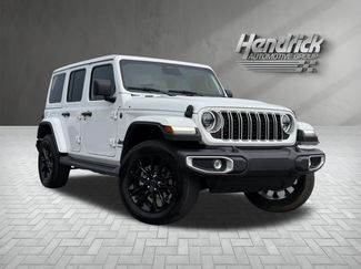Used 2025 Jeep Wrangler Unlimited Sahara AWD/4WD video 2