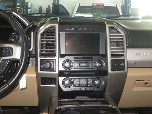 Used 2017 Ford F250 Lariat w/ Lariat Value Package image 42