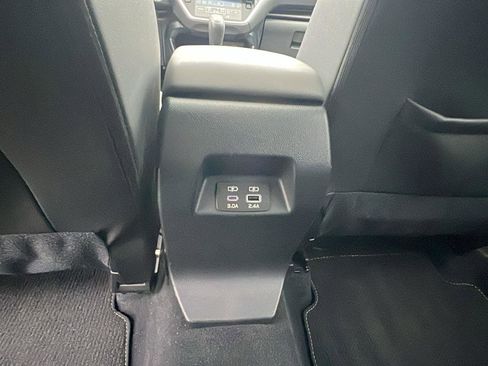 Used 2024 Subaru Crosstrek 2.0i Premium AWD/4WD image 21