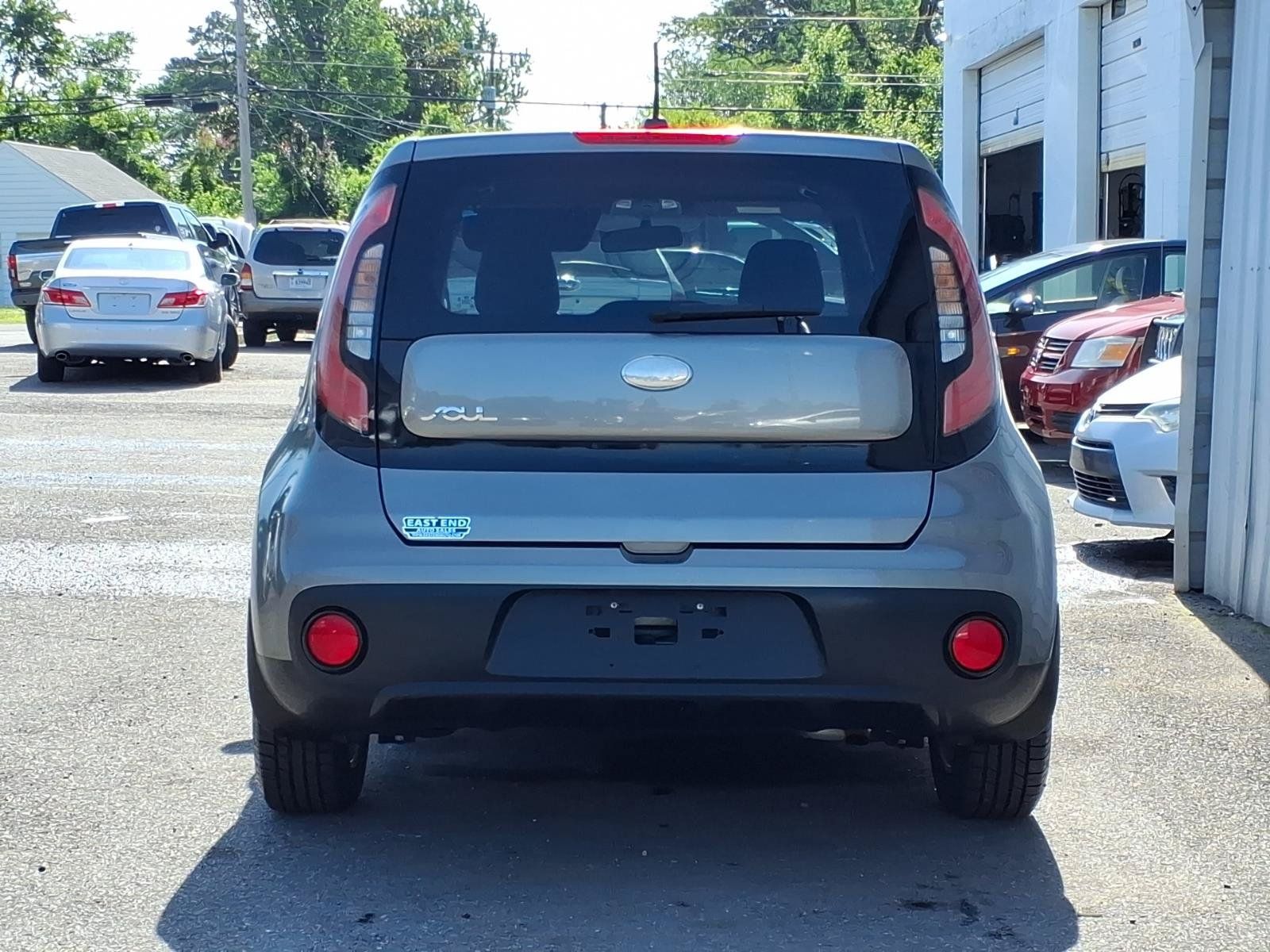 Used 2017 Kia Soul FWD image 4
