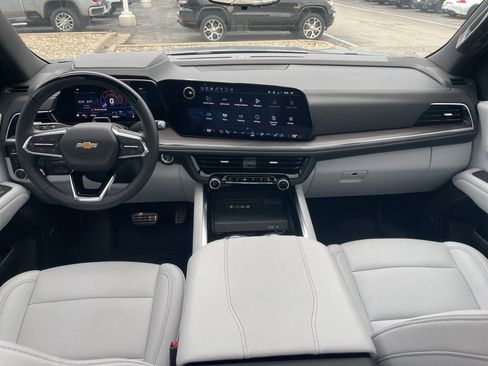 New 2025 Chevrolet Suburban Premier image 21
