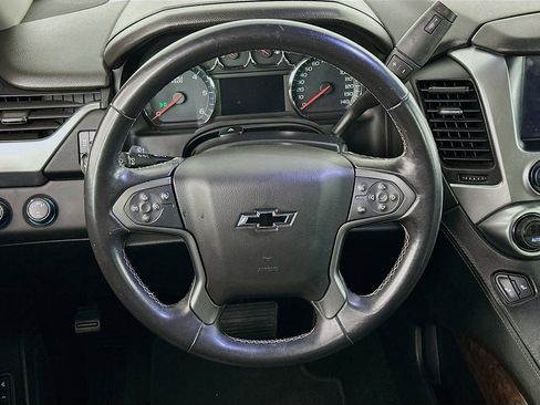 Used 2018 Chevrolet Suburban LT image 18