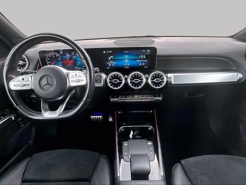Used 2021 Mercedes-Benz GLB 250 w/ AMG Line image 15