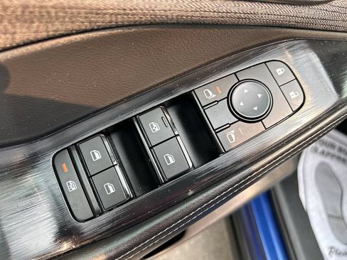 Used 2023 Nissan Rogue SV AWD/4WD image 17