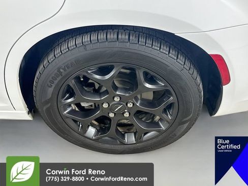 Used 2022 Chrysler 300 Touring L AWD/4WD image 32