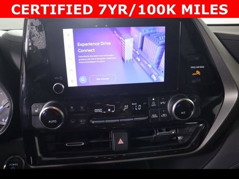Used 2023 Toyota Highlander XLE image 24