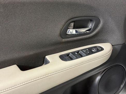 Used 2022 Honda HR-V LX image 13