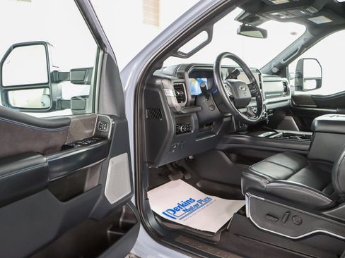 Used 2025 Ford F250 Platinum AWD/4WD image 3