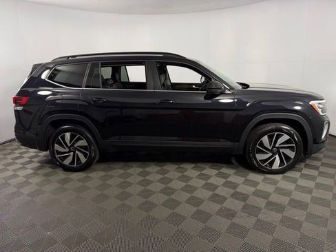 Used 2025 Volkswagen Atlas SE FWD image 10
