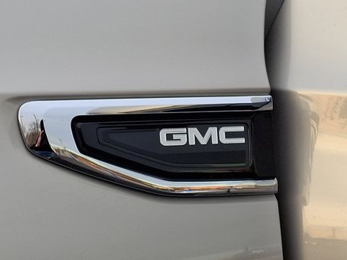 Certified 2023 GMC Yukon SLT w/ SLT Luxury Package image 29