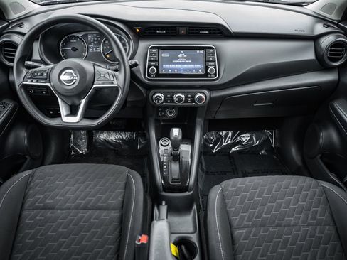 Used 2022 Nissan Kicks S image 17