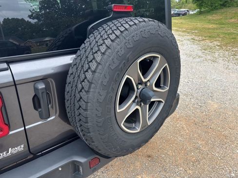 Used 2021 Jeep Wrangler Unlimited Sport AWD/4WD image 9