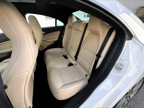 Used 2018 Mercedes-Benz CLA 250 image 19