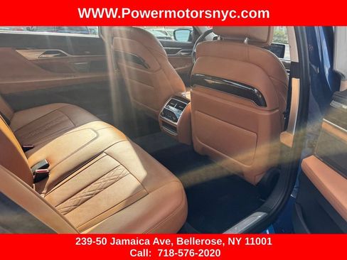 Used 2022 BMW 750Li xDrive AWD/4WD image 29