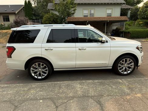 Used 2018 Ford Expedition Platinum AWD/4WD image 6