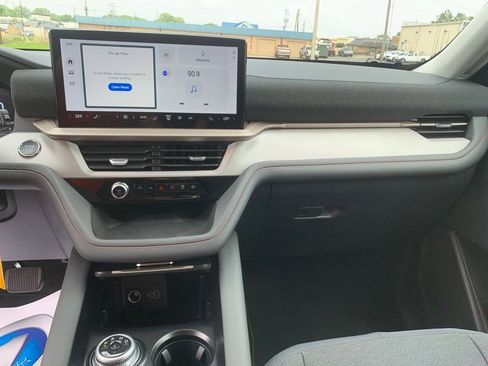 New 2025 Ford Explorer Active image 22