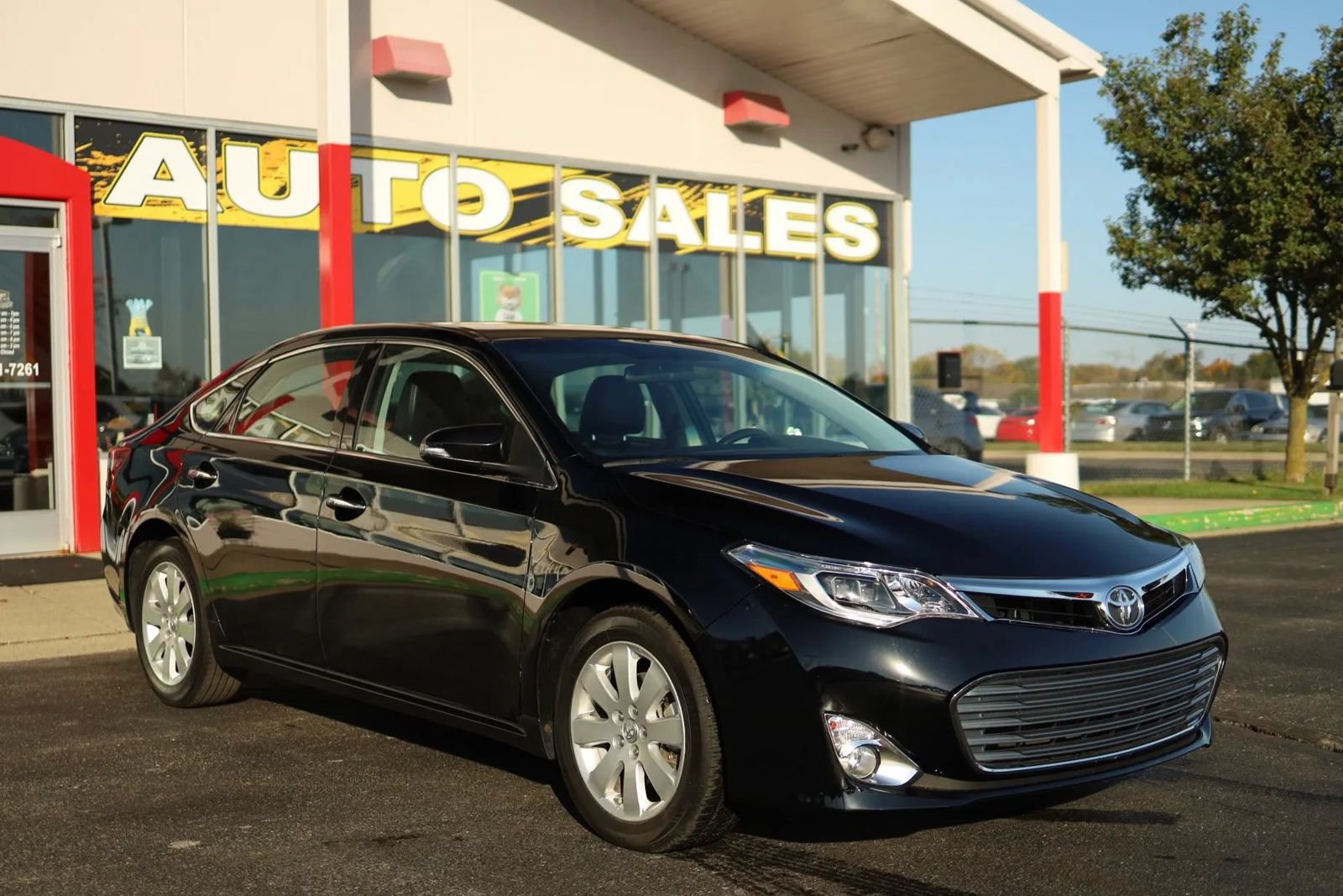 Used 2016 Toyota Avalon FWD image 3