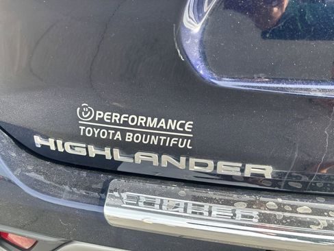 Used 2023 Toyota Highlander Platinum image 17