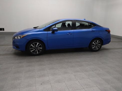 Used 2021 Nissan Versa SV image 2