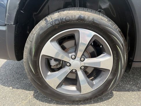 Used 2020 Jeep Cherokee Limited AWD/4WD image 10