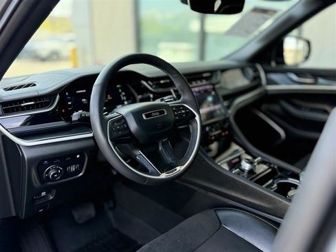 Used 2022 Jeep Grand Cherokee Trailhawk AWD/4WD image 25