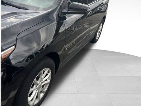 Used 2019 Chevrolet Equinox LT FWD image 3