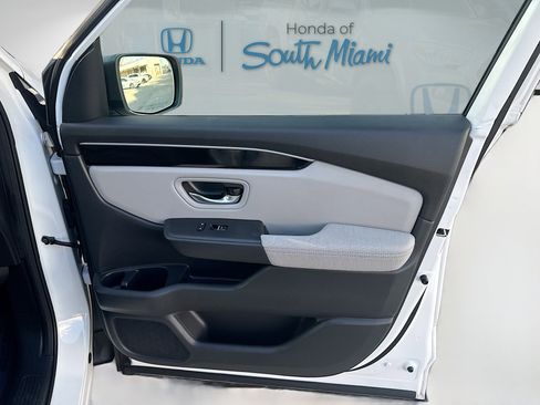 Used 2023 Honda Pilot LX image 34