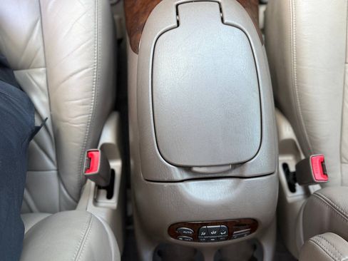 Used 2002 Toyota Sequoia Limited AWD/4WD image 68