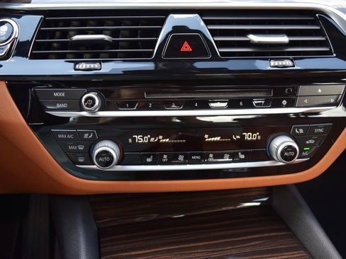 Used 2017 BMW 530i xDrive AWD/4WD image 35